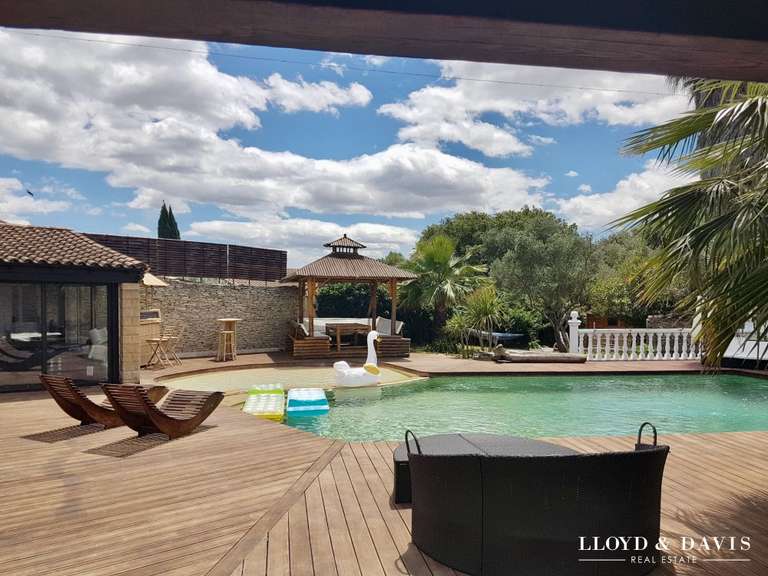 Maison Nîmes - 12 chambres - 356m²