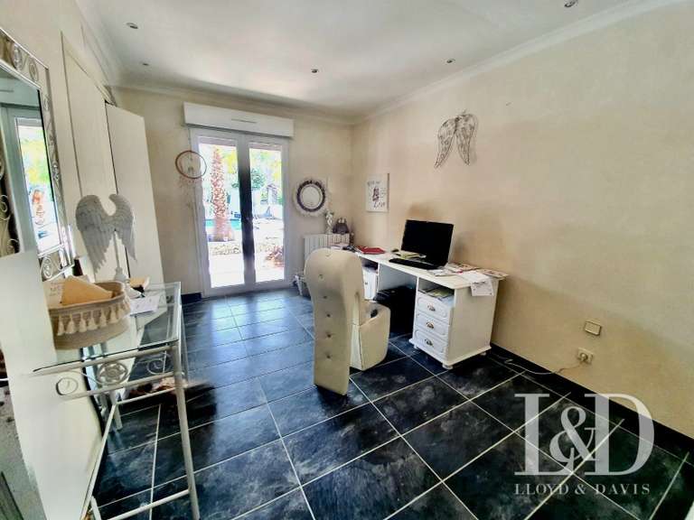 House Nîmes - 12 bedrooms - 356m²