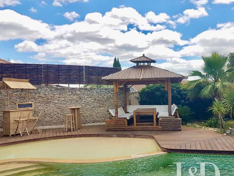 House Nîmes - 12 bedrooms - 356m²