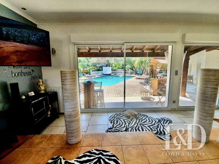 House Nîmes - 12 bedrooms - 356m²