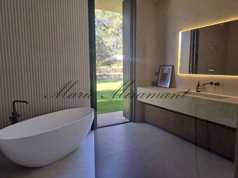 House Nîmes - 4 bedrooms - 240m²