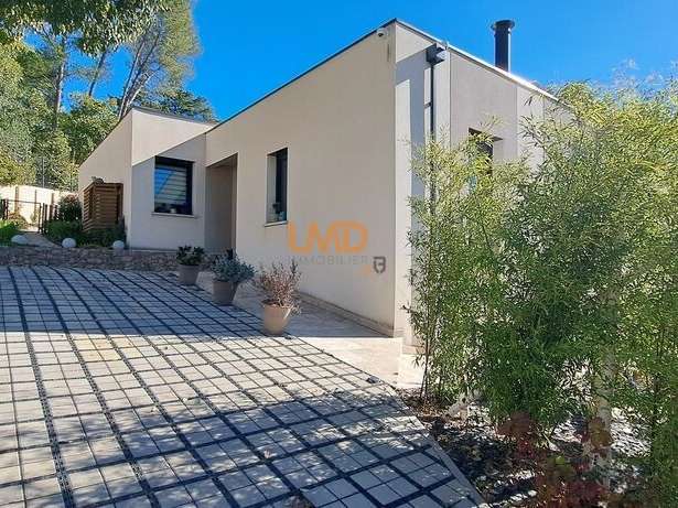 Maison Nîmes - 4 chambres - 147m²