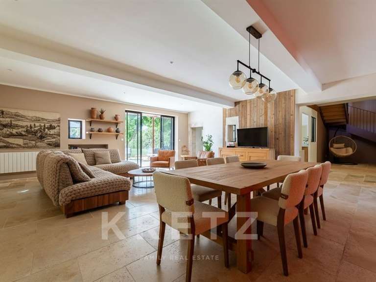 House Nîmes - 5 bedrooms - 270m²