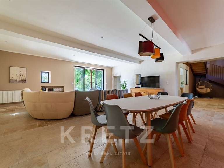 House Nîmes - 5 bedrooms - 270m²