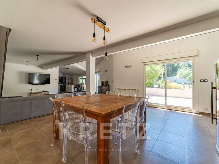 House Nîmes - 4 bedrooms - 200m²