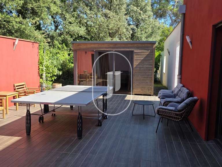 Maison Nîmes - 4 chambres - 200m²