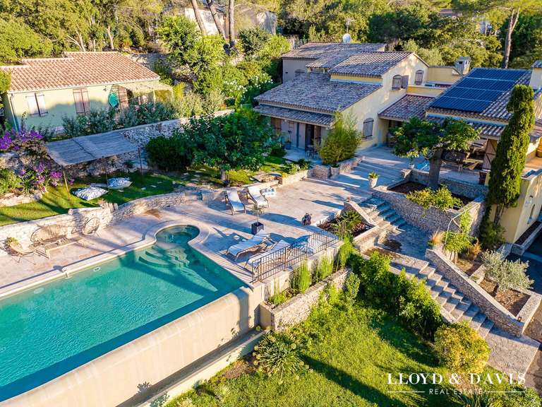 House Nîmes - 7 bedrooms - 275m²