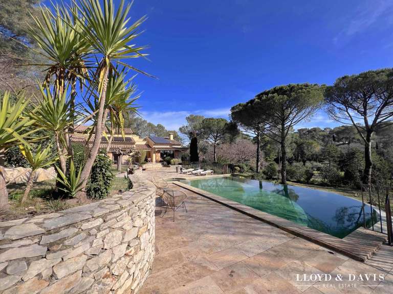 House Nîmes - 7 bedrooms - 275m²
