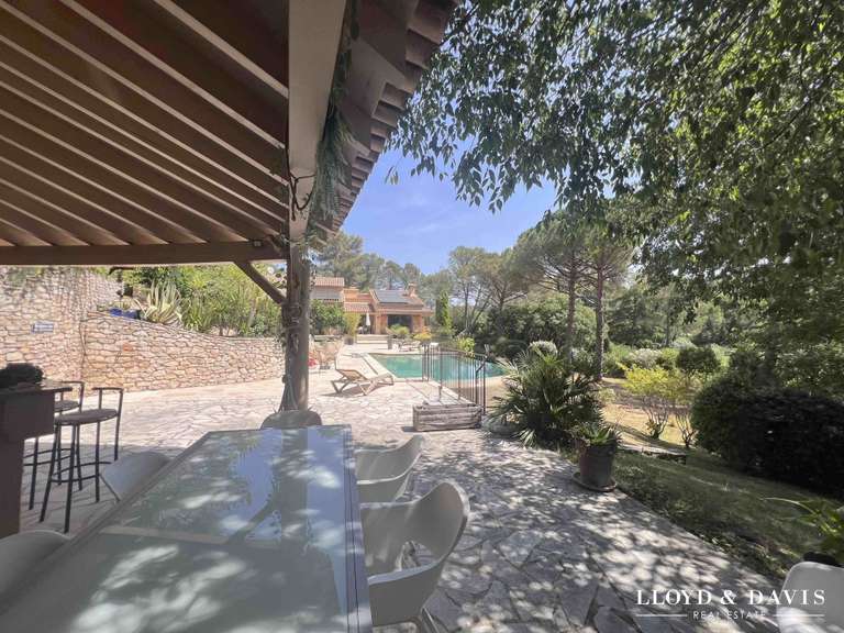 House Nîmes - 7 bedrooms - 275m²