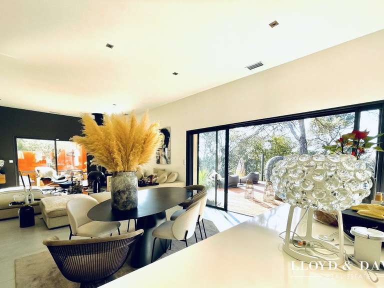 Maison Nîmes - 4 chambres - 191m²