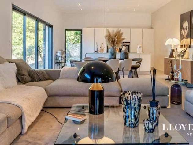 Maison Nîmes - 4 chambres - 191m²