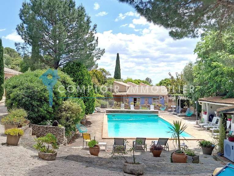 Maison Nîmes - 13 chambres - 409m²