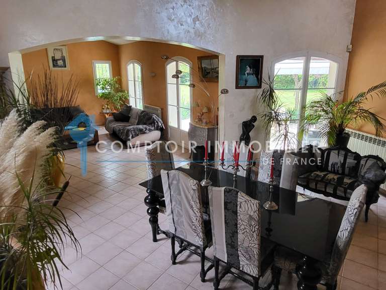 House Nîmes - 6 bedrooms - 230m²