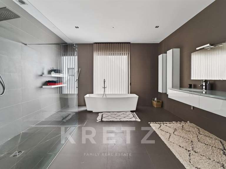 Maison Nîmes - 5 chambres - 360m²