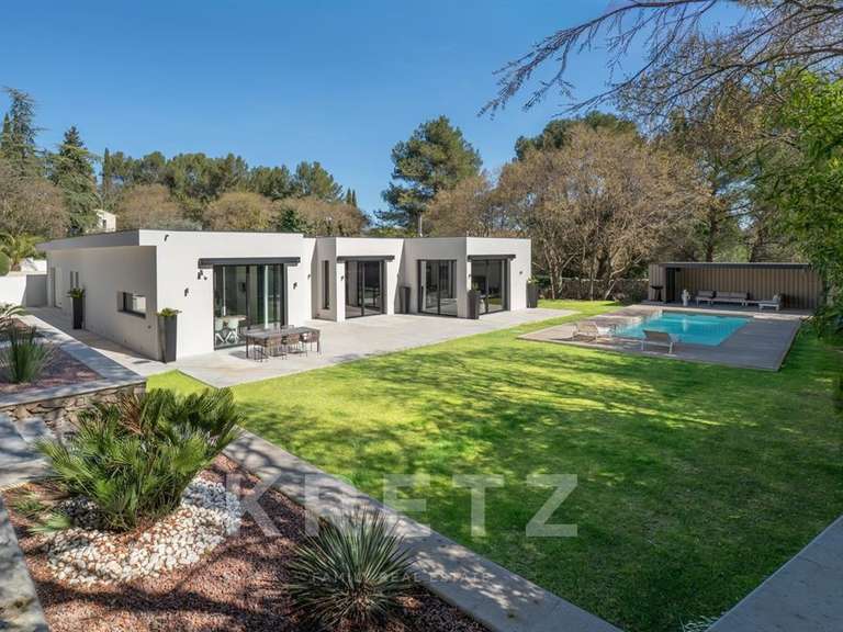 House Nîmes - 5 bedrooms - 360m²