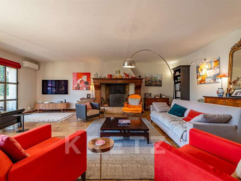 Maison Nîmes - 4 chambres - 283m²