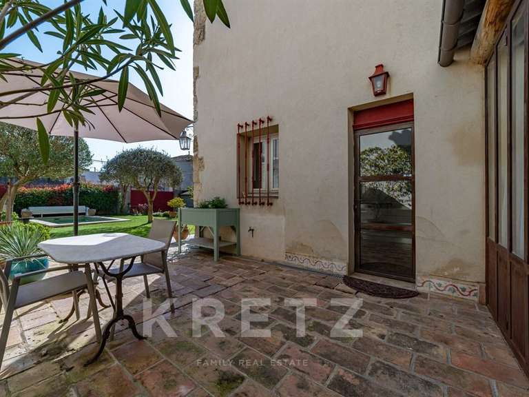 Maison Nîmes - 4 chambres - 283m²