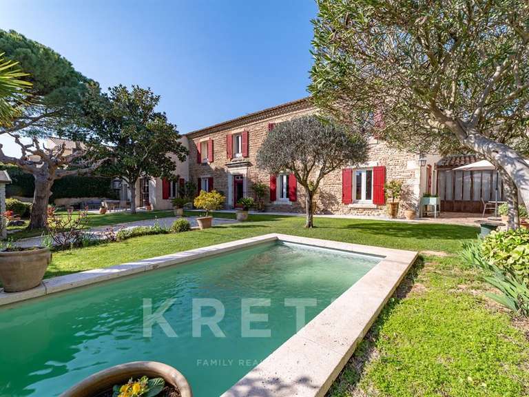 Maison Nîmes - 4 chambres - 283m²