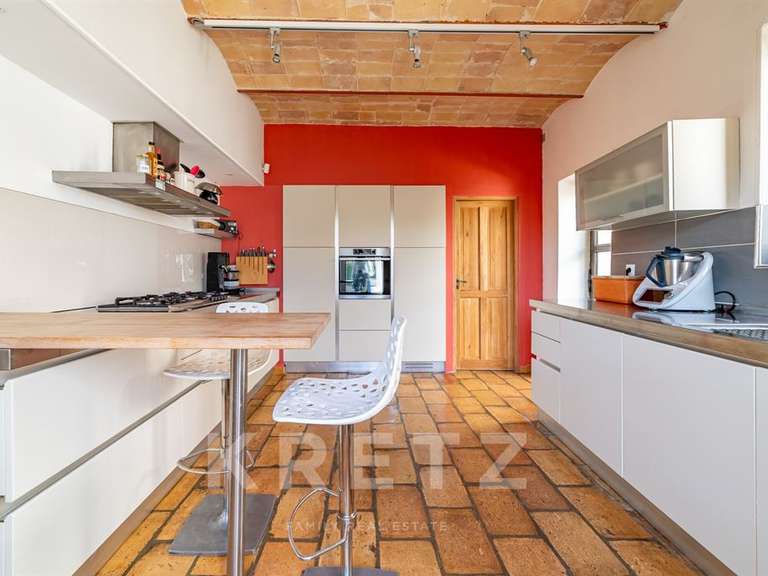 Maison Nîmes - 4 chambres - 283m²