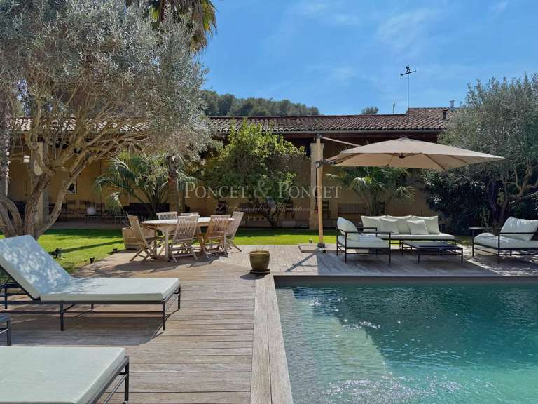 Maison Nîmes - 7 chambres - 730m²