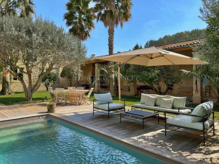 Maison Nîmes - 7 chambres - 730m²