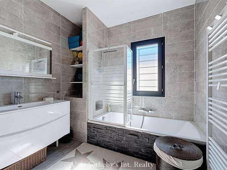 Maison Nîmes - 4 chambres - 160m²