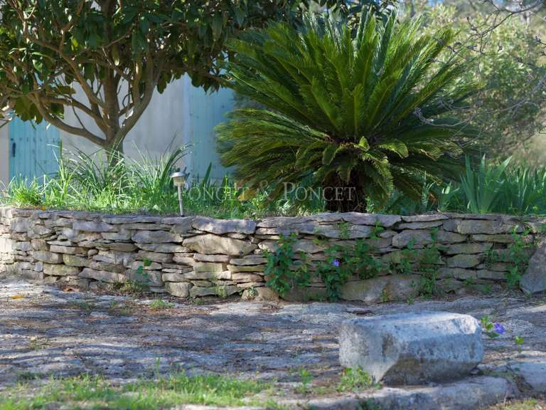 Maison Nîmes - 1 chambre - 250m²