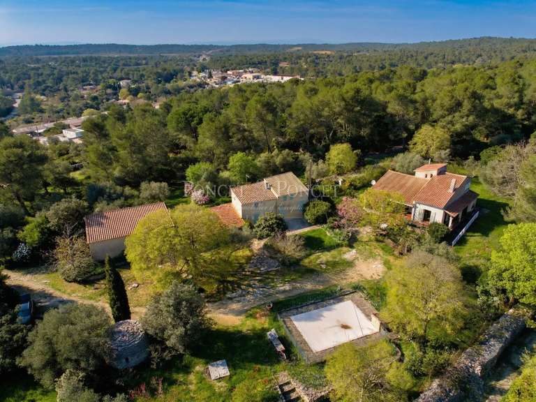 Maison Nîmes - 1 chambre - 250m²