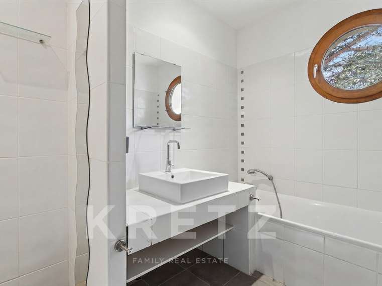 House Nîmes - 5 bedrooms - 223m²