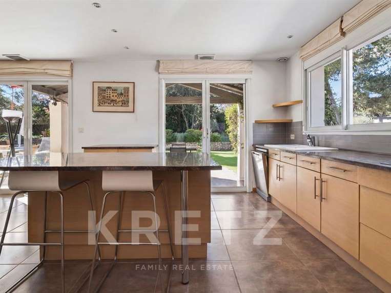 House Nîmes - 5 bedrooms - 223m²