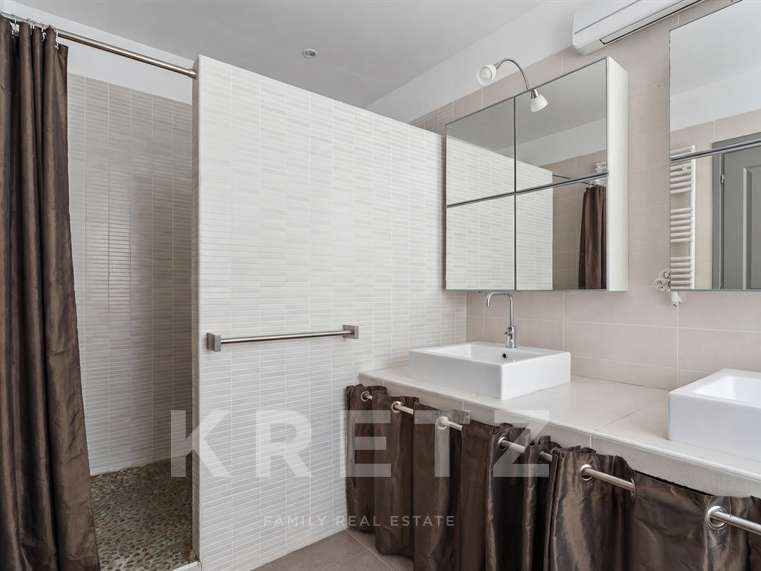 House Nîmes - 5 bedrooms - 223m²