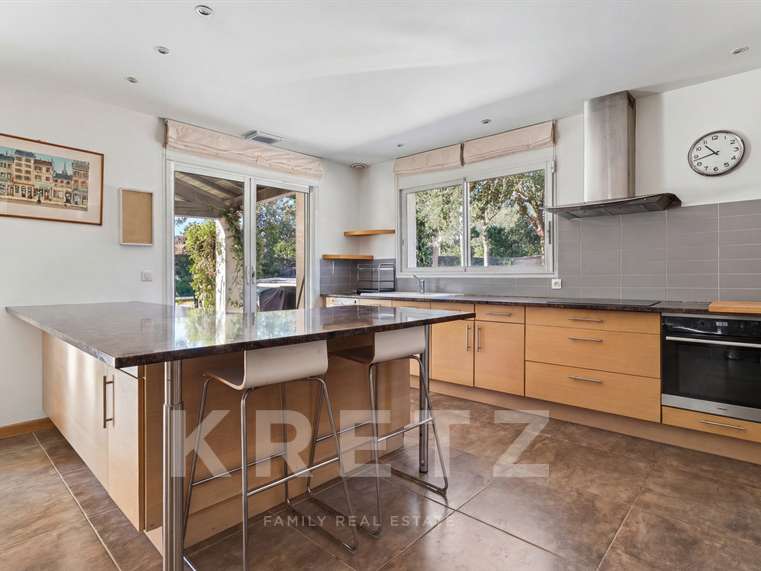 House Nîmes - 5 bedrooms - 223m²