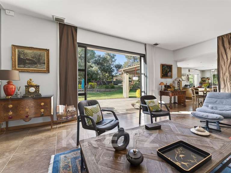 House Nîmes - 5 bedrooms - 223m²