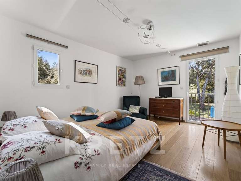 House Nîmes - 5 bedrooms - 223m²