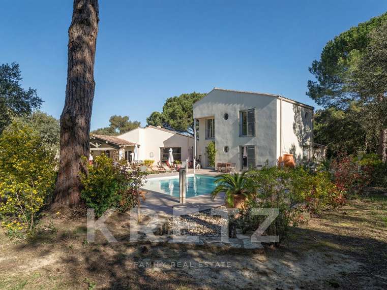 House Nîmes - 5 bedrooms - 223m²