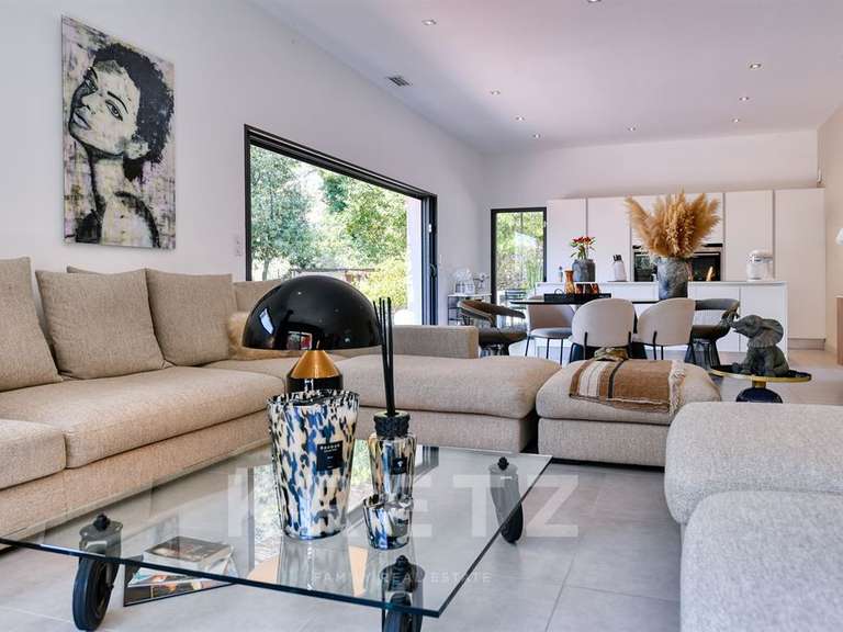 Maison Nîmes - 4 chambres - 191m²