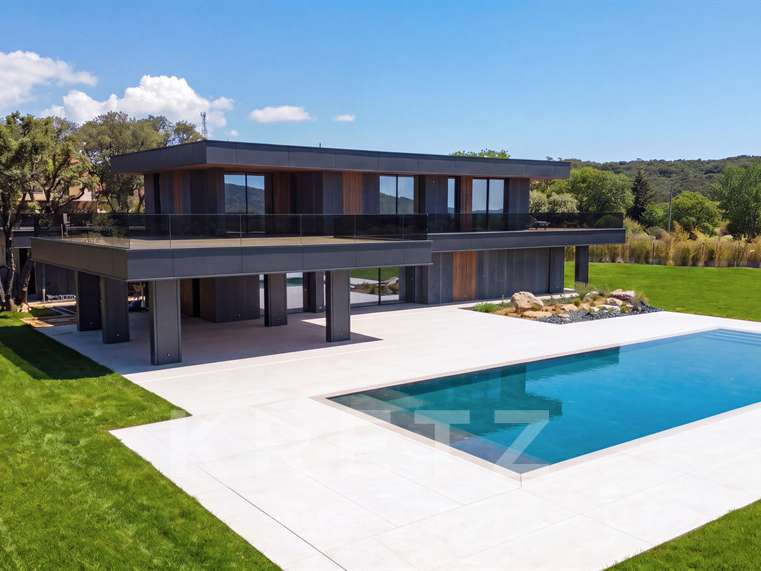 Maison Nîmes - 5 chambres - 1000m²