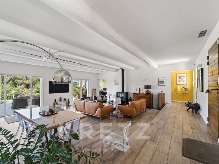 Maison Nîmes - 4 chambres - 217m²