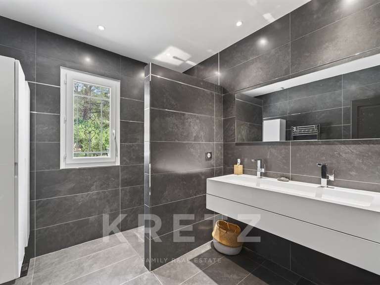 Maison Nîmes - 4 chambres - 217m²