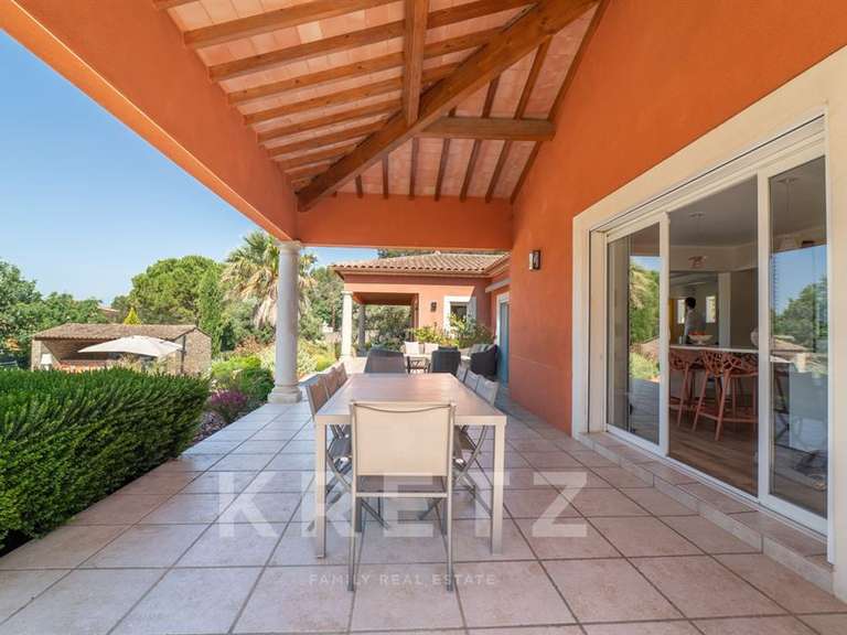 Maison Nîmes - 4 chambres - 217m²