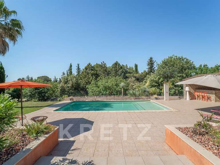 Maison Nîmes - 4 chambres - 217m²
