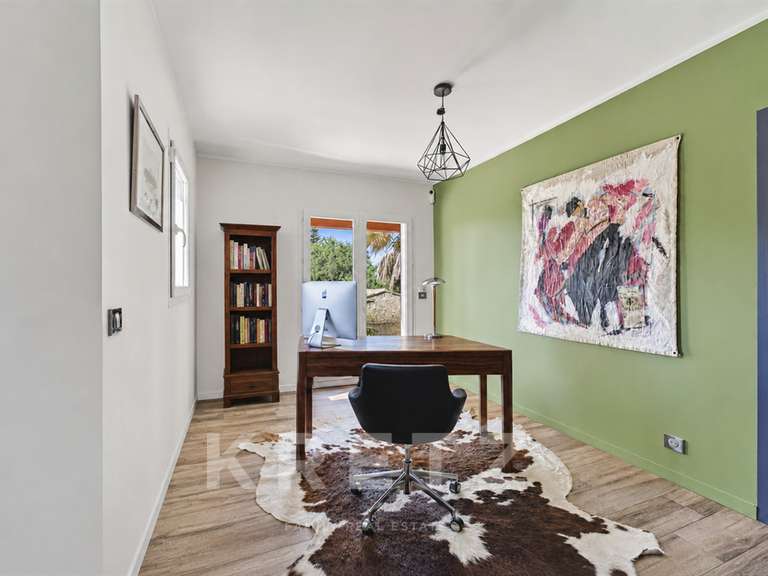 House Nîmes - 4 bedrooms - 217m²