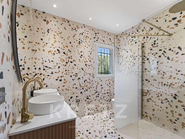 Maison Nîmes - 4 chambres - 217m²