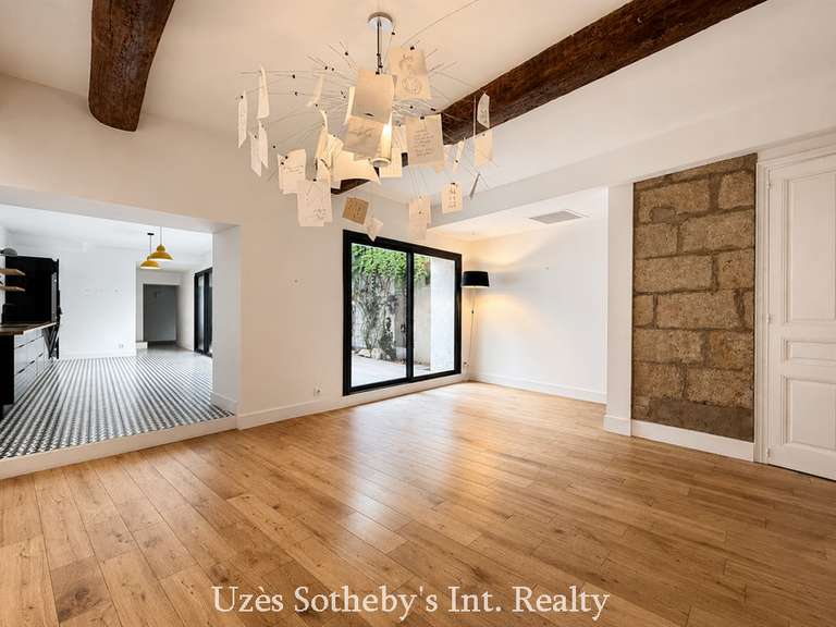 Maison Nîmes - 4 chambres - 243m²
