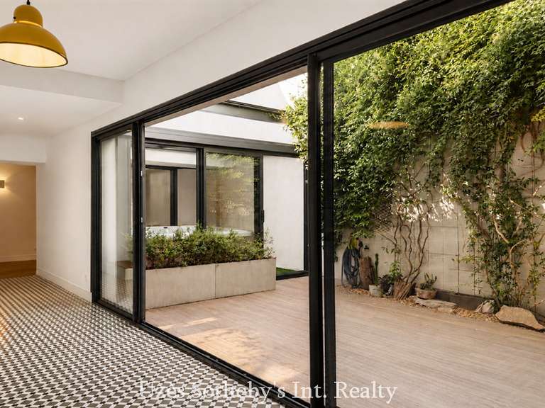 Maison Nîmes - 4 chambres - 243m²