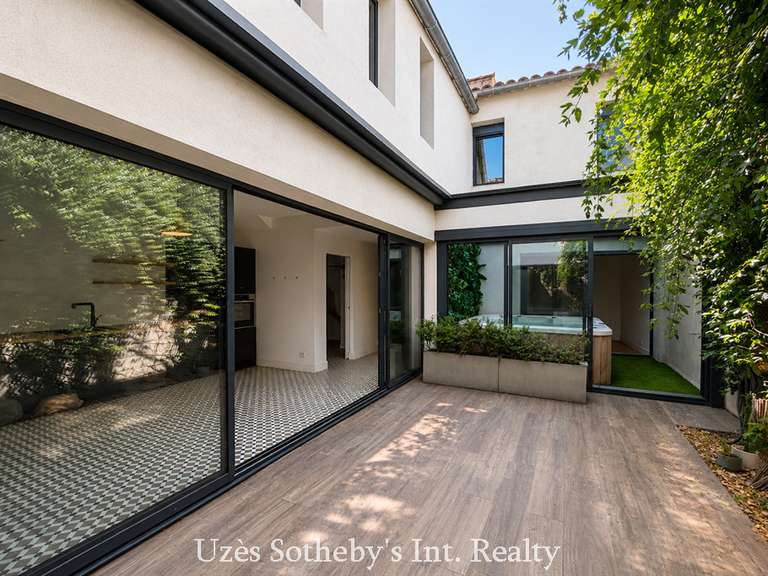 Maison Nîmes - 4 chambres - 243m²