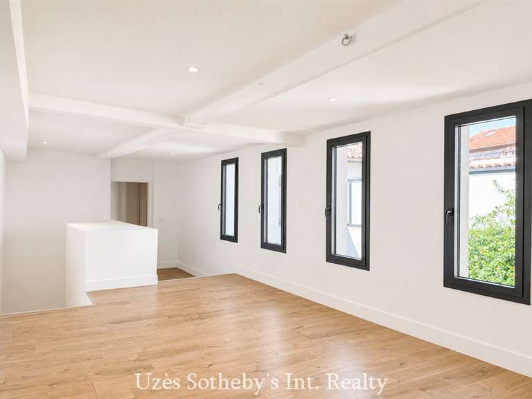 Maison Nîmes - 4 chambres - 243m²