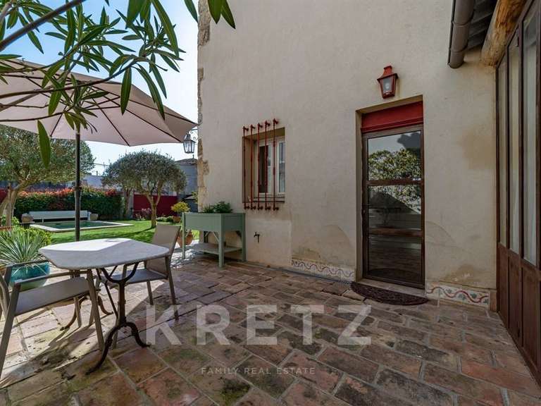 Maison Nîmes - 4 chambres - 283m²