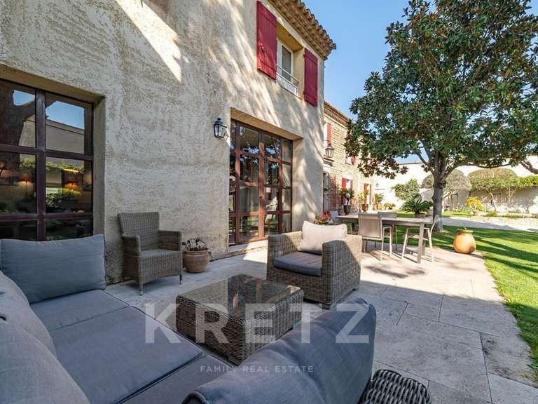 Maison Nîmes - 4 chambres - 283m²