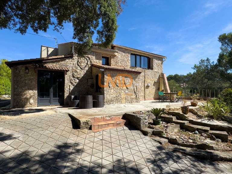 Maison Nîmes - 4 chambres - 163m²